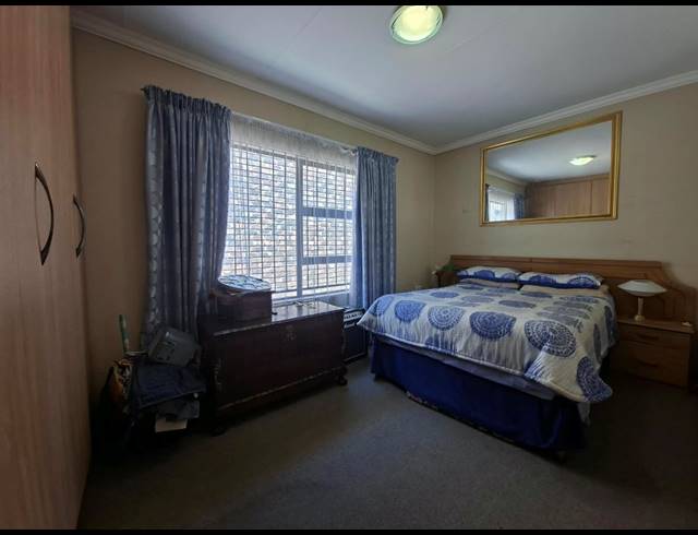 2 BEDROOM RETIREMENT UNIT FOR SALE IN THREE RIVERS